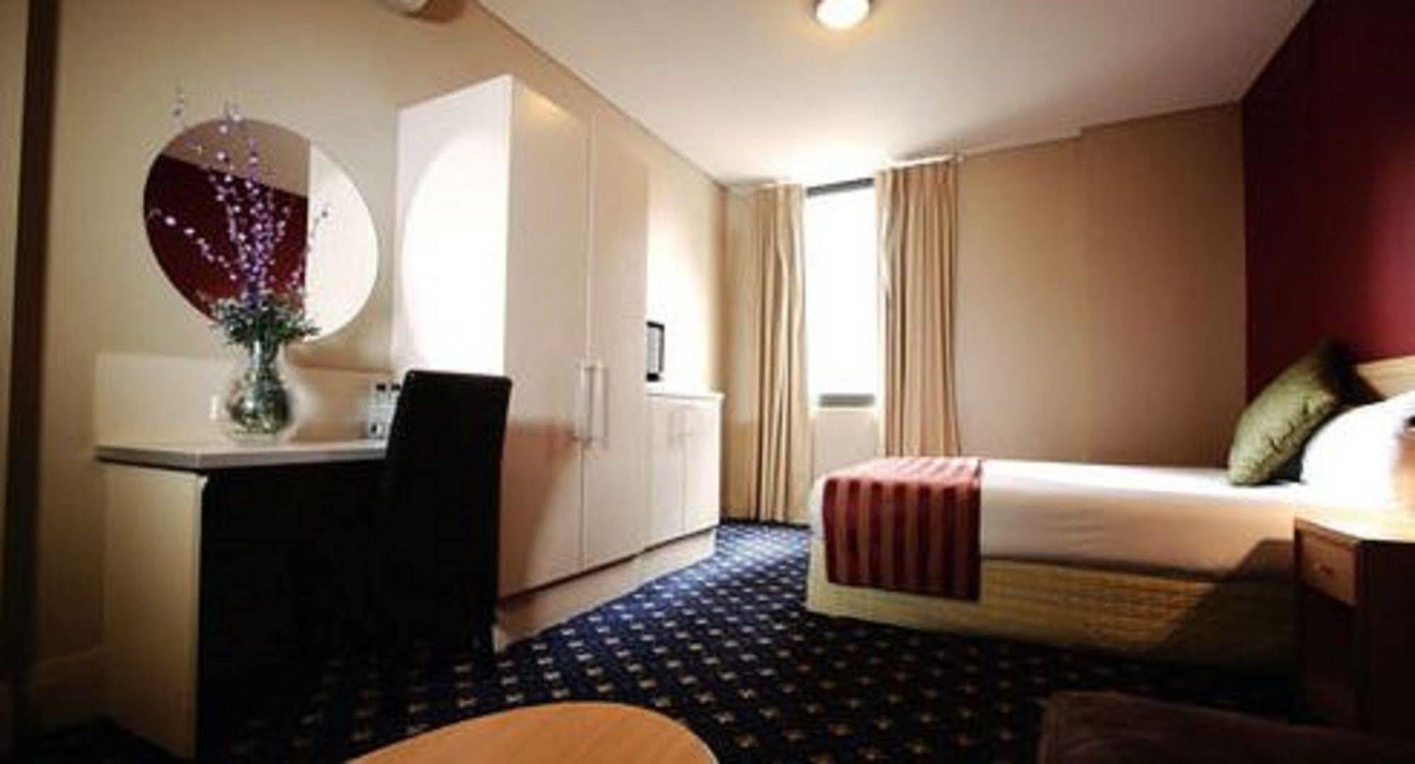 Hotel Coronation Сидни Екстериор снимка